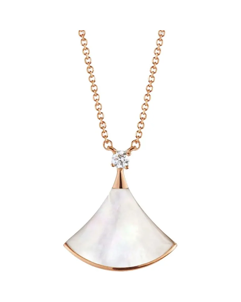 Colar em ouro rosé com pingente de madrepérola e diamante